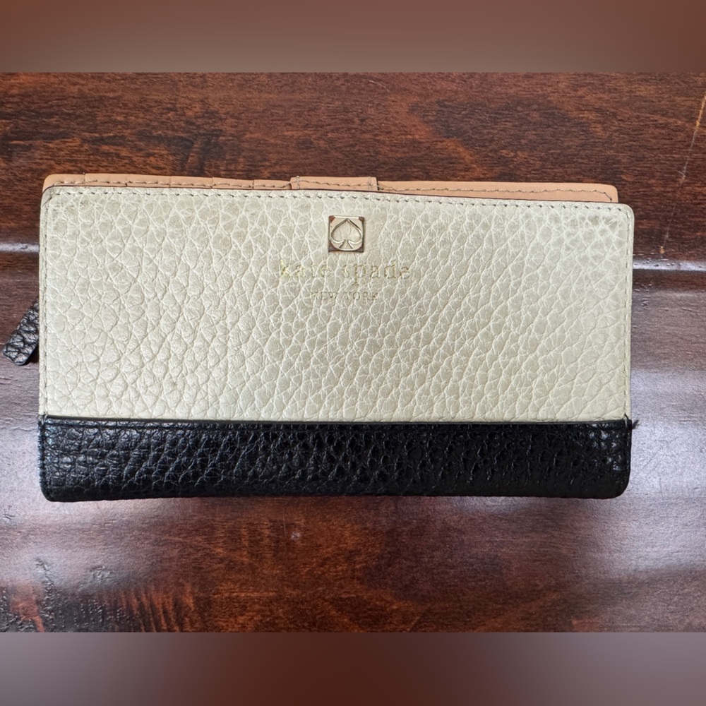 Kate Spade Black and White Wallet, One size, full size wallet with id window